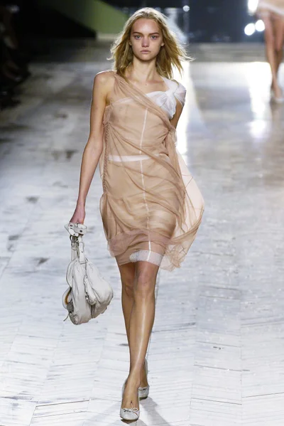 Look 18